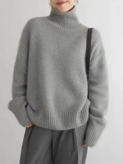 Amaya | Women's Cashmere Turtleneck Sweater 4